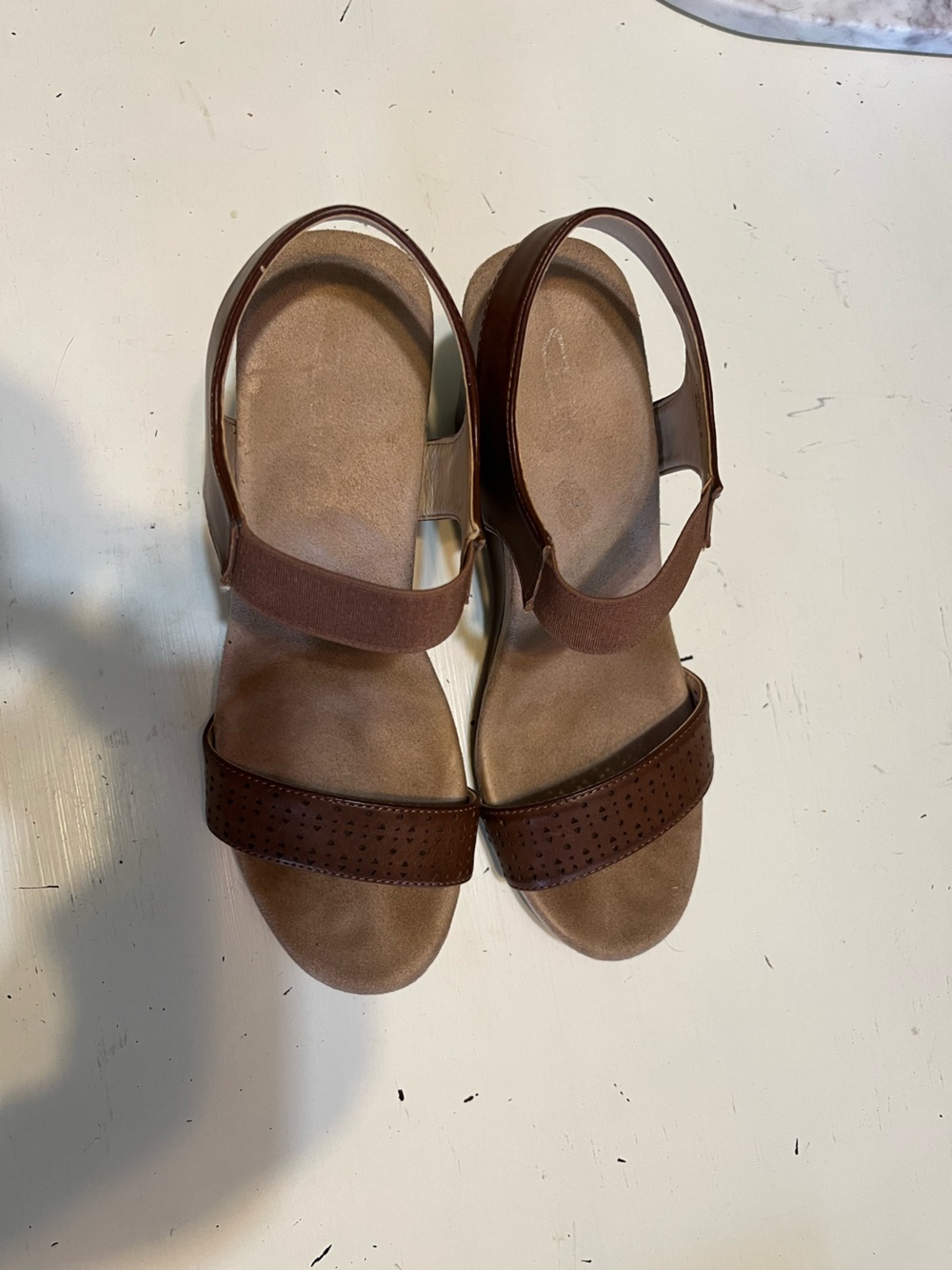 Chinese Laundry Perforated Strappy Wedge Sandals 3-1/2" Heel Brown Size 8.5/39